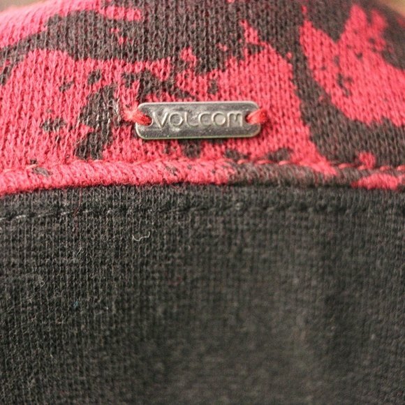 Volcom Red & Black Vegan Leather Sleeve Accent Long Sleeve Top Small - Picture 9 of 10